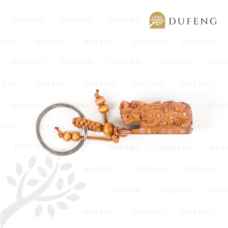 Gantungan Kunci Kayu Pixiu dan 3 Koin Keberuntungan
