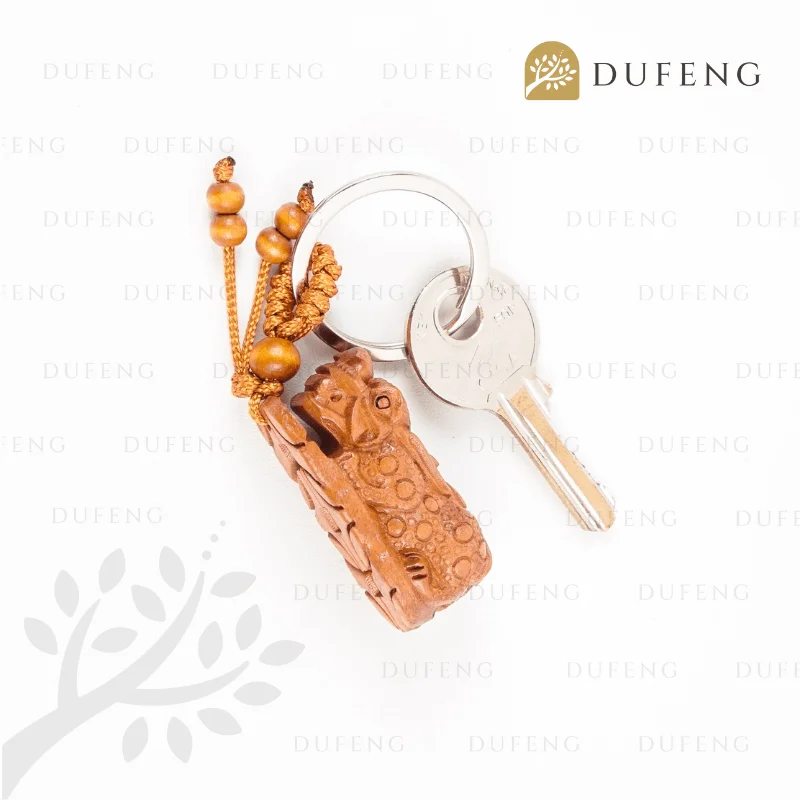 gantungan kunci kayu pixiu 3 koin