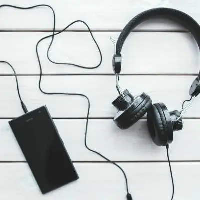 mendengarkan musik dapat memberikan banyak manfaat bagi kesehatan