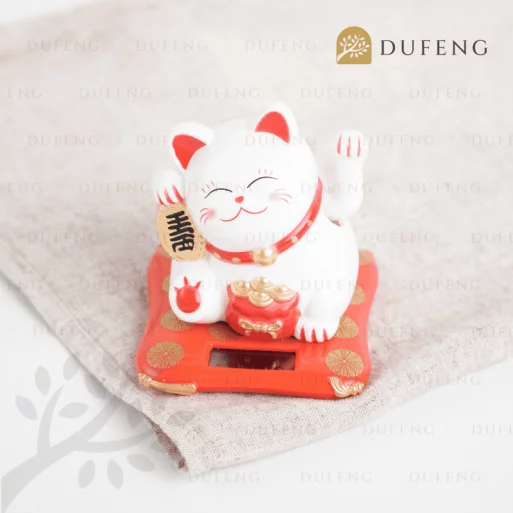 Maneki neko solar sit