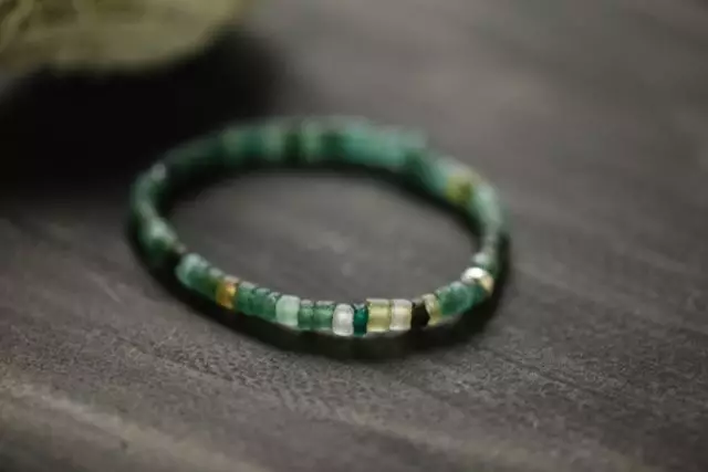 arti gelang hijau