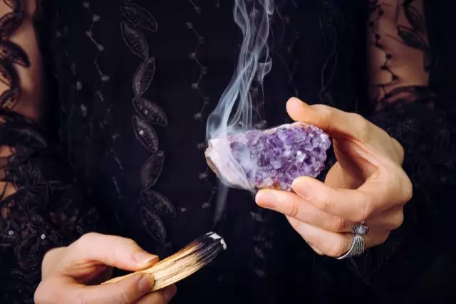 cara cleansing crystal
